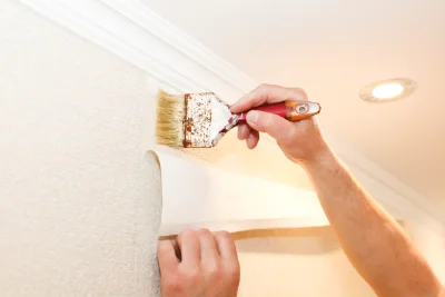 Pose de papier peint à Chaintré — revêtements muraux et toiles de verre